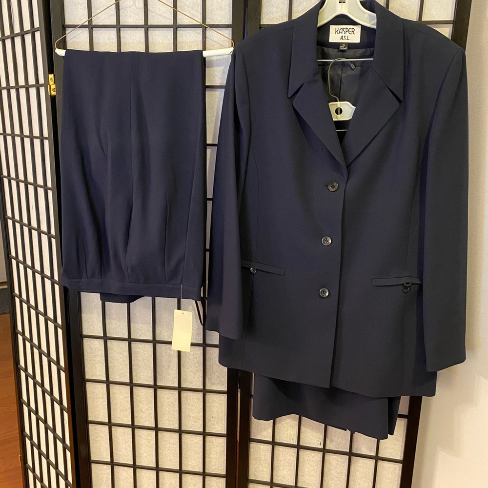 3 Piece Kasper Suit for business.